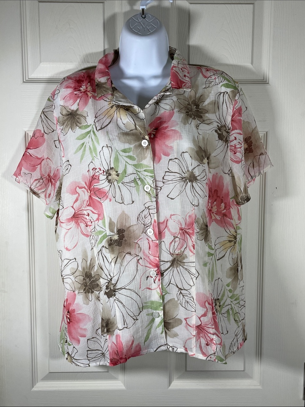 Alfred Dunner Floral Button-Front Short Sleeve Top in Pink, Cream and Green